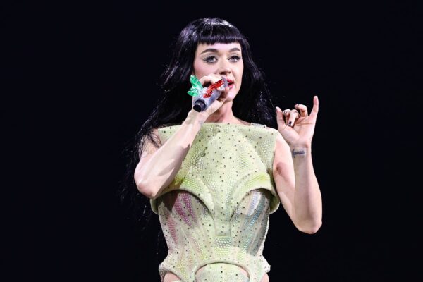 Katy Perry Addresses Online Hate in Emotional Note to Fans: ‘Please Know I Am OK’ … from Rolling Stone Tomás Mier