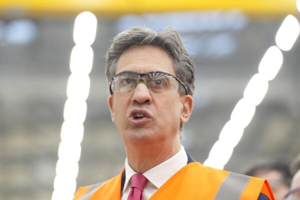 Solar panels on all new UK homes by 2027 under new Labour plan … from the Independent Archie Mitchell