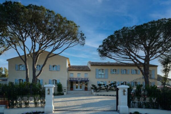 Indulge In ‘Nautical Elegance’ Vibes In The French Riviera At AREV St. Tropez … from Maxim Beau Hayhoe