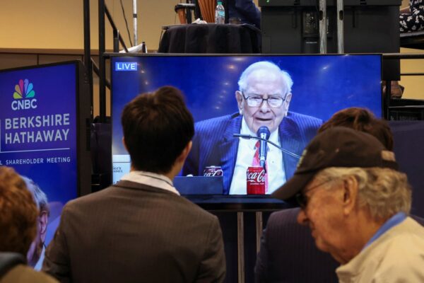 Warren Buffett shocks investors by announcing retirement from Berkshire Hathaway at the end of the year … from the Independent Mike Bedigan
