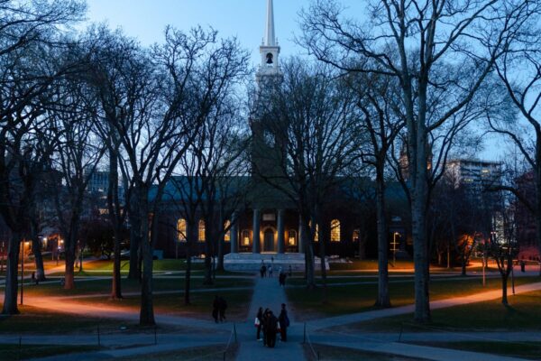 Harvard faculty members pledge 10% of their earnings to support the fight against Trump … from the Independent Gustaf Kilander