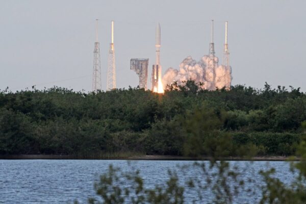 Outer Space around earth is already pretty crowded. Tech firms are racing to pack even more satellites in … from the Independent Julia Musto