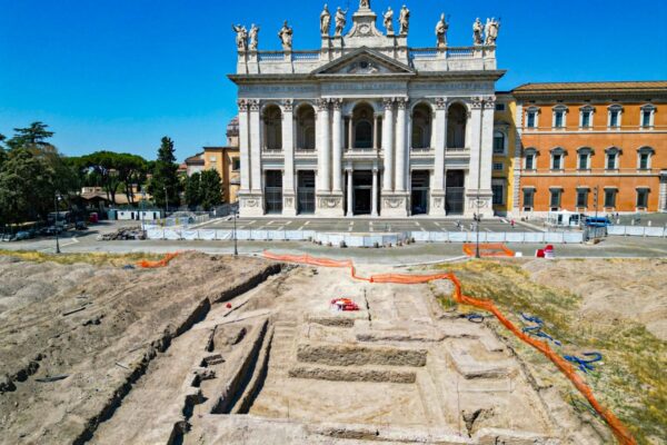 Archaeologists unearth ancient hidden palace under Rome likely home to Popes … from the Independent Vishwam Sankaran