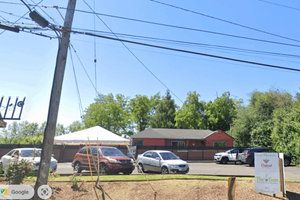 Preschool security shoots man who threatened to attack him right in front of the Jewish facility … from the Independent Isabel Keane