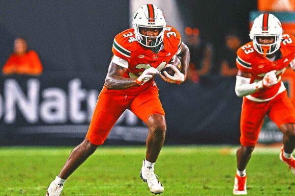 Miami linebacker Adarius Hayes injured in car crash that killed 2 children … from Fox sports