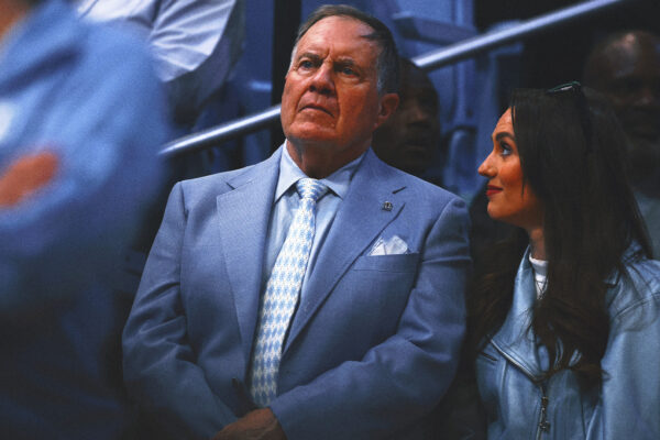 UNC sets record straight: Bill Belichick’s girlfriend welcome to Carolina facilities … from Fox sports