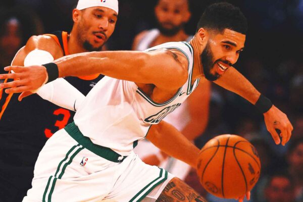 Jayson Tatum exits Celtics’ Game 4 loss unable to place weight on right leg … from Fox sports