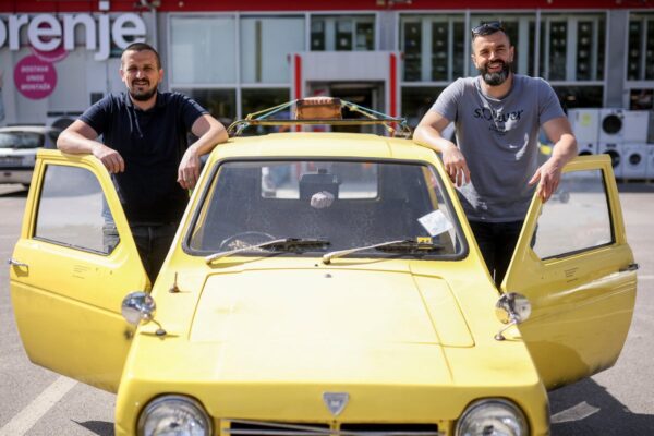 Peckham or Sarajevo? Bosnian brothers spark joy with replica van from iconic British sitcom … from the Independent Eldar Emric