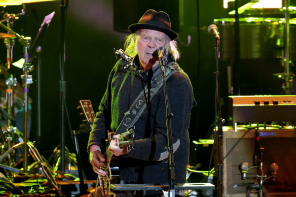 Neil Young Blocks the BBC From Livestreaming His Glastonbury Set … from Rolling Stone Daniel Kreps
