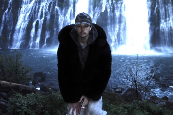 Noah Weiland Re-Recorded Velvet Revolver’s ‘Slither’ for Father’s Day With Trippy AI Video … from Rolling Stone Andy Greene