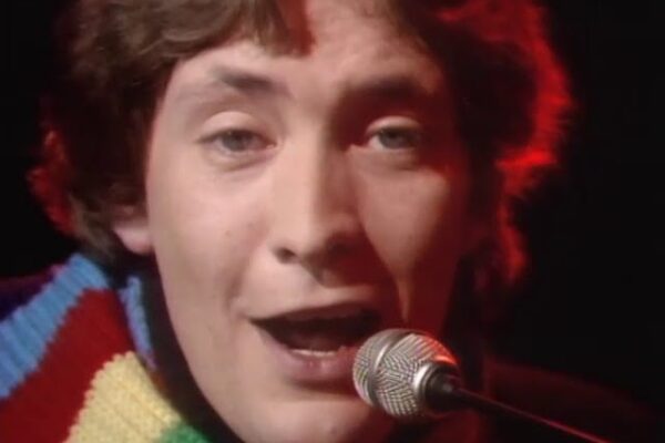 “Fool (If You Think It’s Over)”: Chris Rea’s Unintended Contribution to the Yacht Rock Genre … from the American Songwriter Jim Beviglia