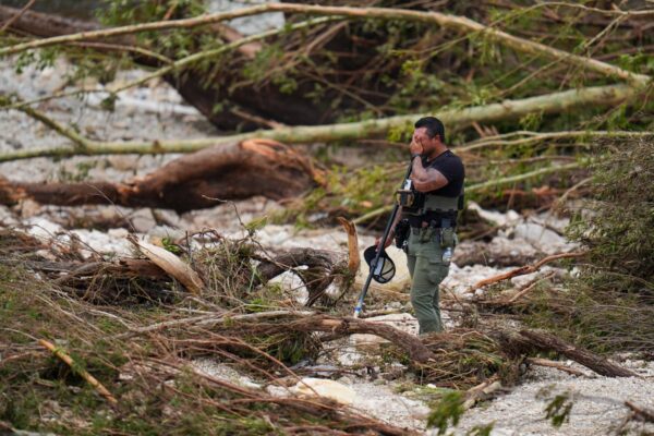 Search for 27 missing girls plows forward after flash flood kills at least 51 people in Texas … from the Independent Jim Vertuno,Julio Cortez and John Seewer