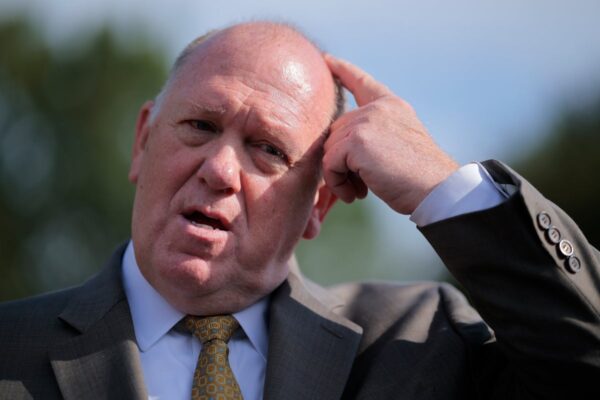 Trump border czar Homan ‘never took the $50,000’ cash, White House insists of alleged ‘videotaped’ bribe in Cava takeout bag … from the Independent Andrew Feinberg