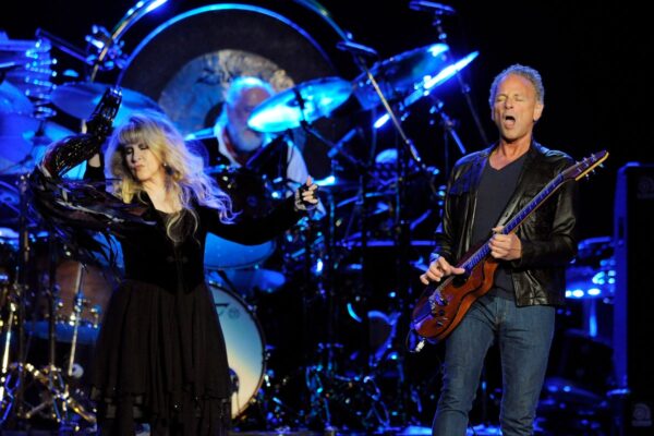 Instagram post sparks Fleetwood Mac reunion speculation … from the Independent Caitlin Hornik