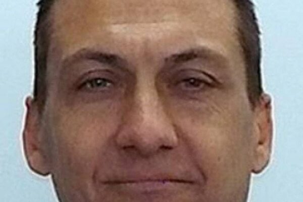 Australian authorities offer $1m bounty for fugitive gunman who shot dead two police officers … from the Independent Alisha Rahaman Sarkar
