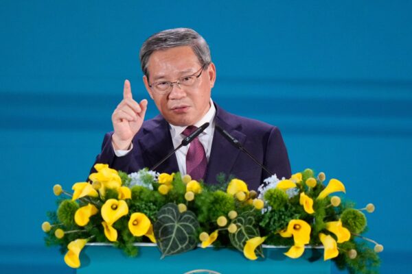 US lawmakers in rare China visit push for military dialogue to mend strained ties … from the Independent Huizhong Wu