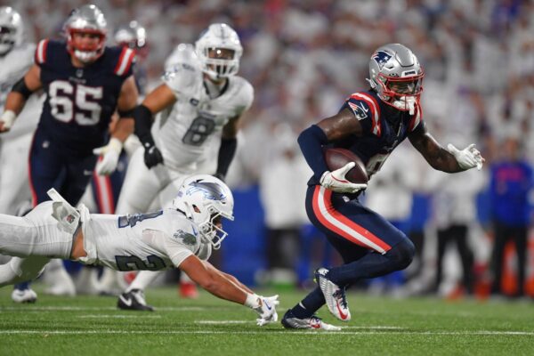 New England Patriots end final unbeaten record with victory at Buffalo Bills … from the Independent Pa Sport Staff