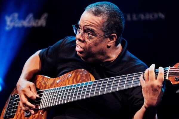 “His reaction went from polite puzzlement, to resistance, to anger. He finished up with, ‘I think it’s a dumb idea’”: When Anthony Jackson came up with the idea for a six-string bass, he struggled to find anyone to build it … from Guitarworld