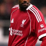 Arne Slot provides Alexander Isak injury update amid Liverpool crisis … from the Independent Will Castle