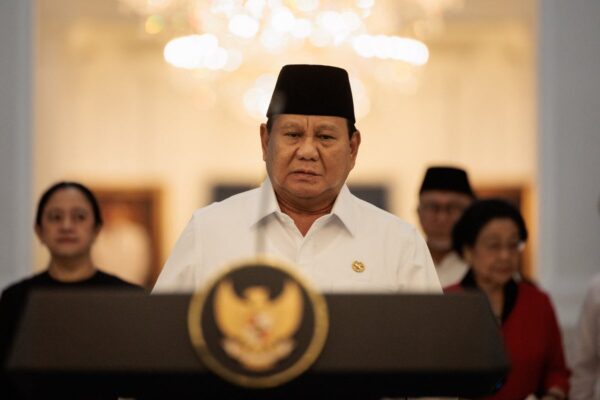 Trump’s private conversation with Indonesian president about son Eric caught on mic … from the Independent Costas Pitas