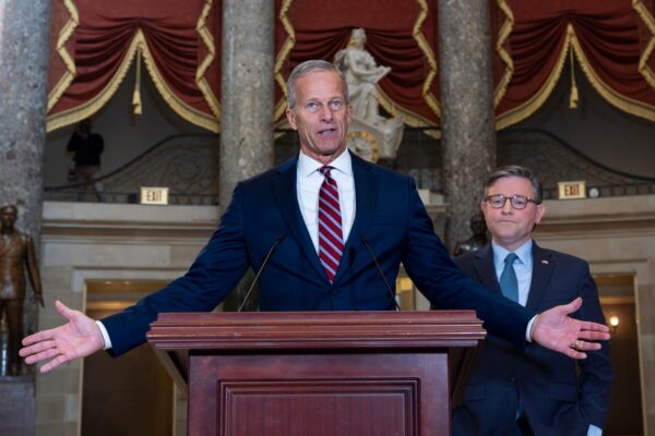 Senate fails to end the shutdown as both parties aren’t even speaking to each other: ‘I’m not optimistic’ … from the Independent Eric Garcia