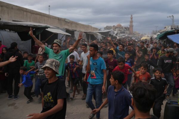 Gaza latest: Israeli cabinet approves Trump’s peace plan for ceasefire and hostage release … from the Independent Alisha Rahaman Sarkar,Bryony Gooch and Rachel Dobkin