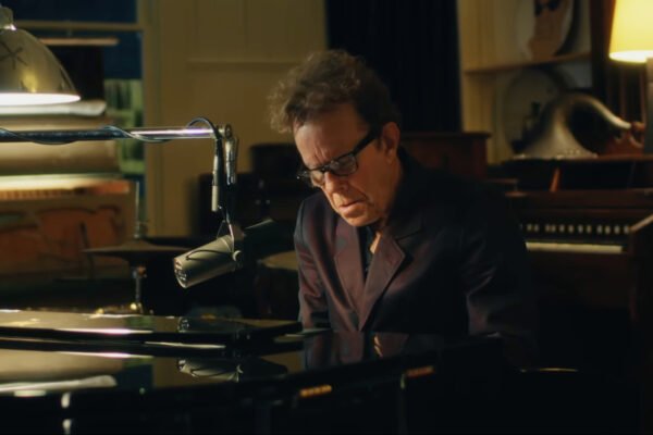 Tom Waits Shares Rare Performance of ‘Tom Traubert’s Blues’ in Italian Documentary … from Rolling Stone Jon Blistein