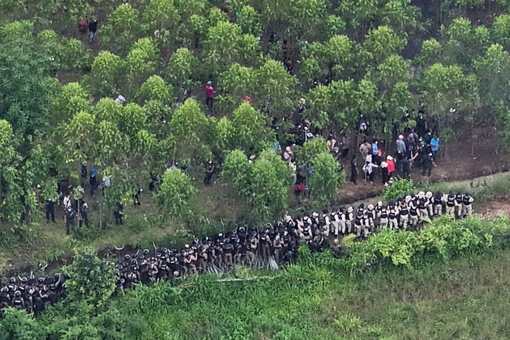 Cambodia and Thailand sign ‘peace deal’ to end border conflict … from the Independent Alisha Rahaman Sarkar