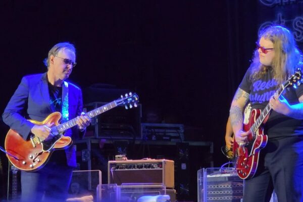 “You lit a fire under this genre”: Joe Bonamassa trades licks with “the future” of the blues, Marcus King, during virtuosic Albert King cover … from Guitarworld