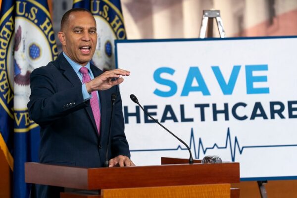 Jeffries says ‘no Democrat’ trying to give health care to migrants without legal status from the Hill Max Rego