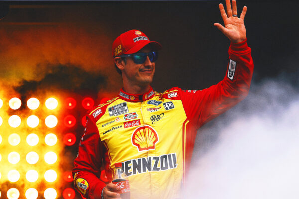 Joey Logano Advances After Denny Hamlin’s Move in Wild Last Lap at Charlotte … from Fox sports