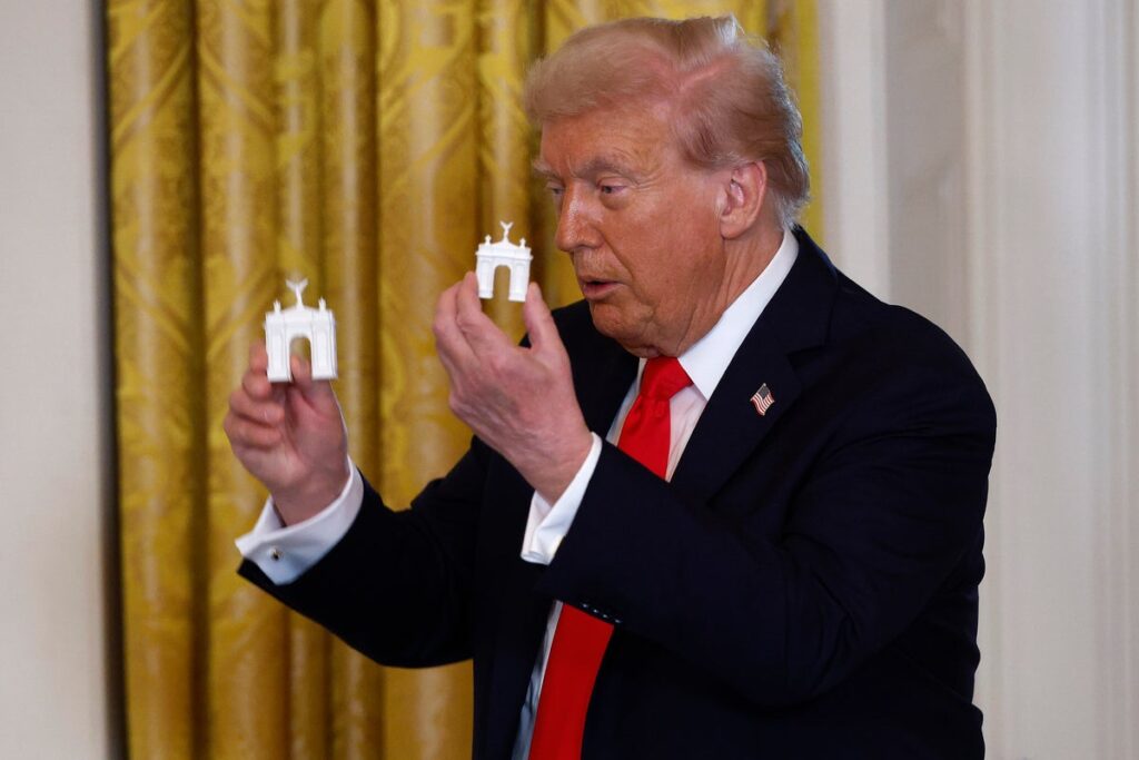 Price of Trump’s planned victory arch for DC revealed – and it has 8 zeros … from the Independent Brendan Rascius