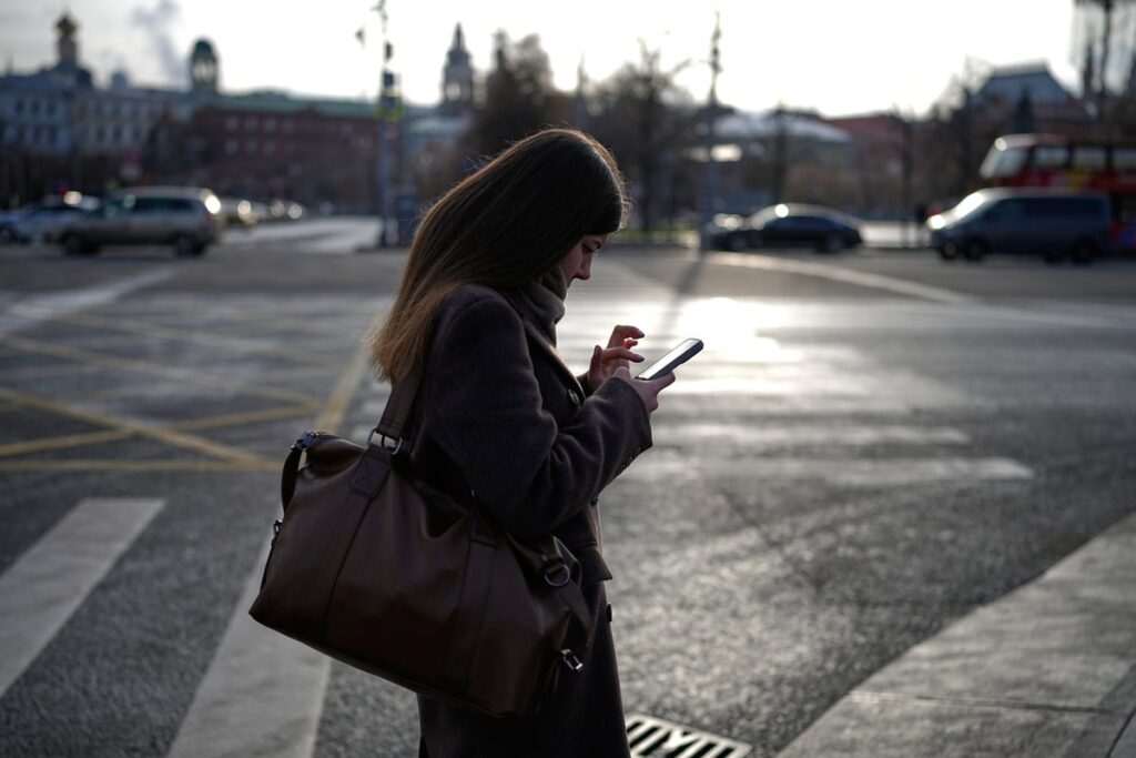 Frustrations grow in Russia over cellphone internet outages that disrupt daily life … from the Independent Dasha Litvinova